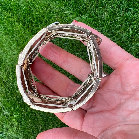 Vintage Gold Metal and Mother of Pearl Stretch Bracelet - Picture 10 of 10